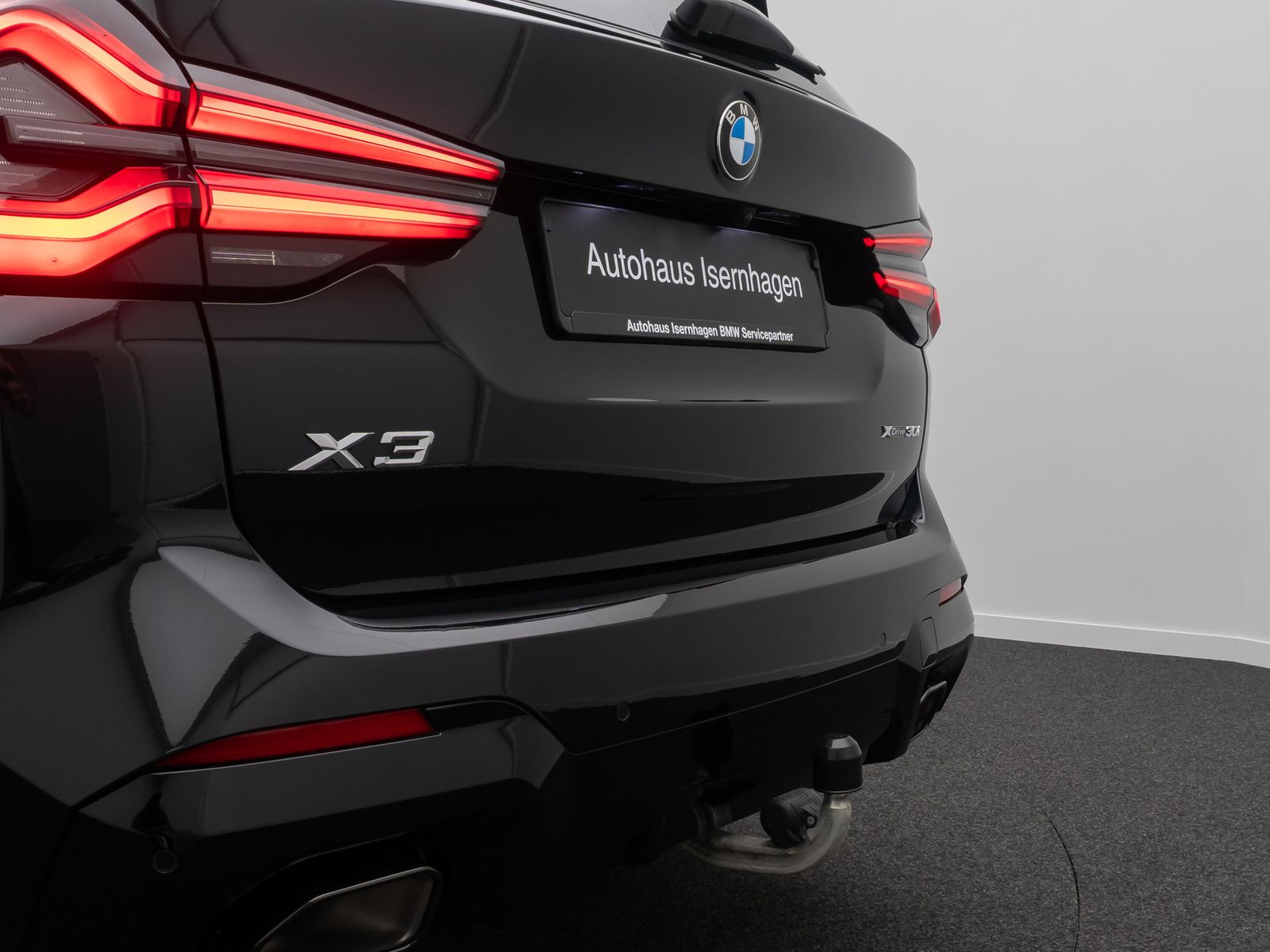 Fahrzeugabbildung BMW X3 xD30i M Sport AHK Kamera DAB HUD Panorama 20"