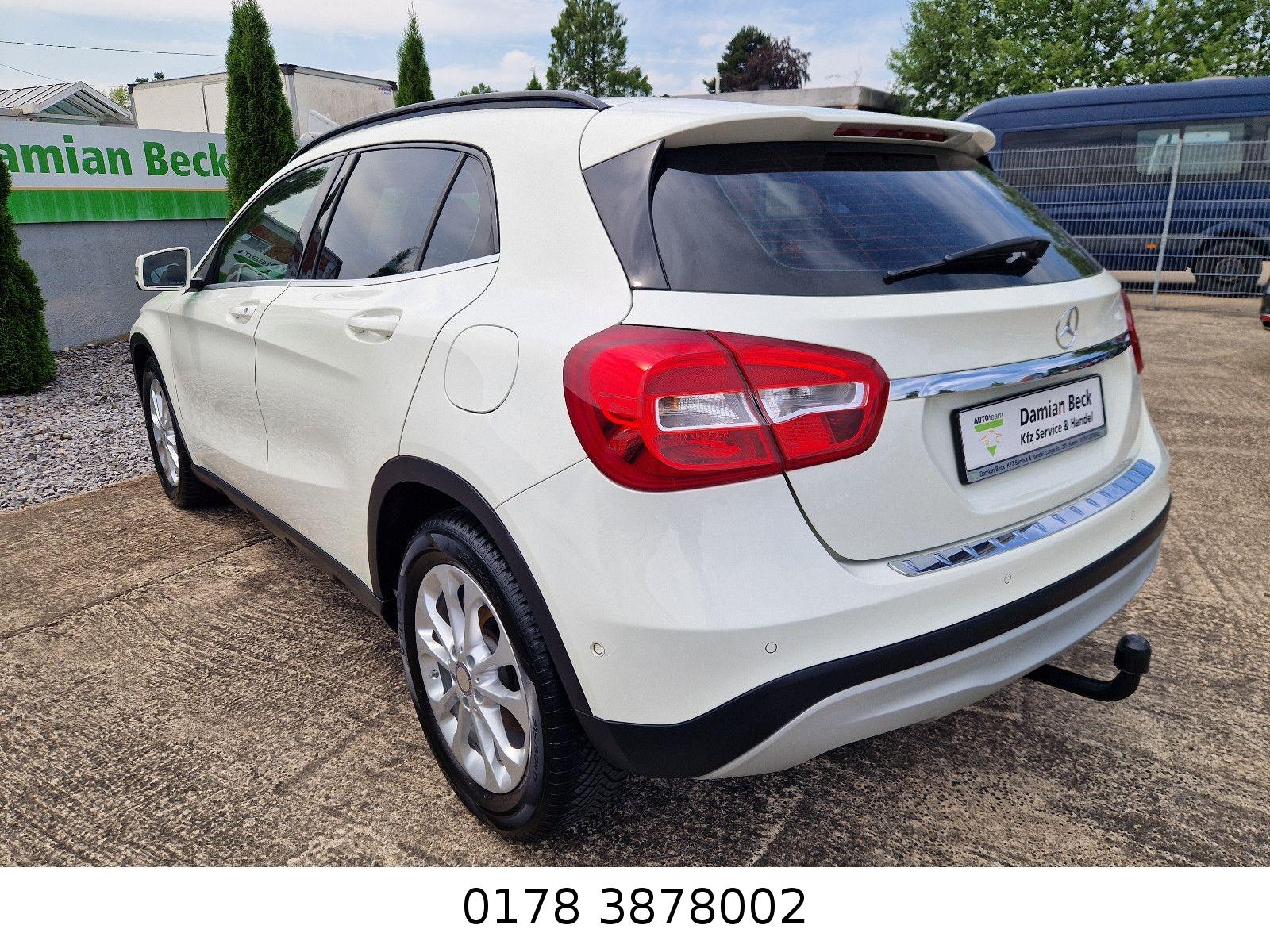 Mercedes-Benz GLA 200 Style AHK