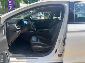 Opel Insignia - 11