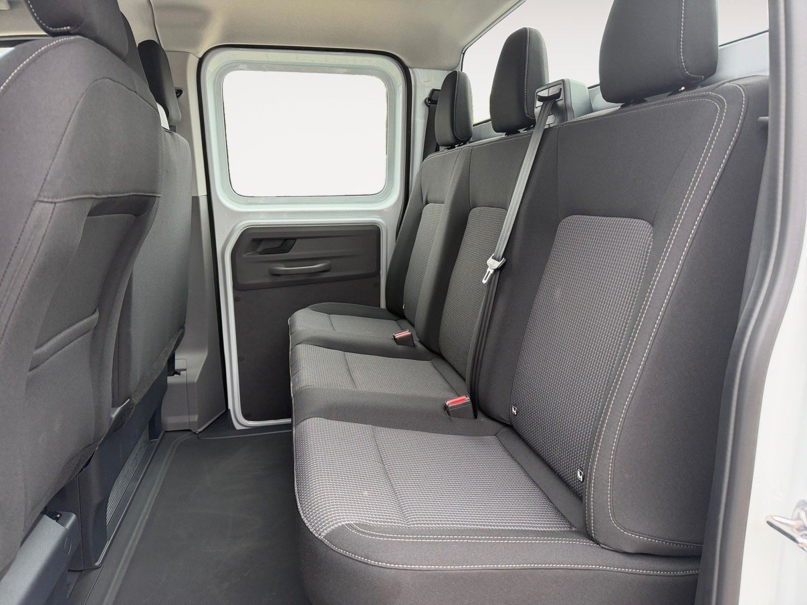 Fahrzeugabbildung Volkswagen Transporter Pritsche DoKa *Lang*AHK*Klima