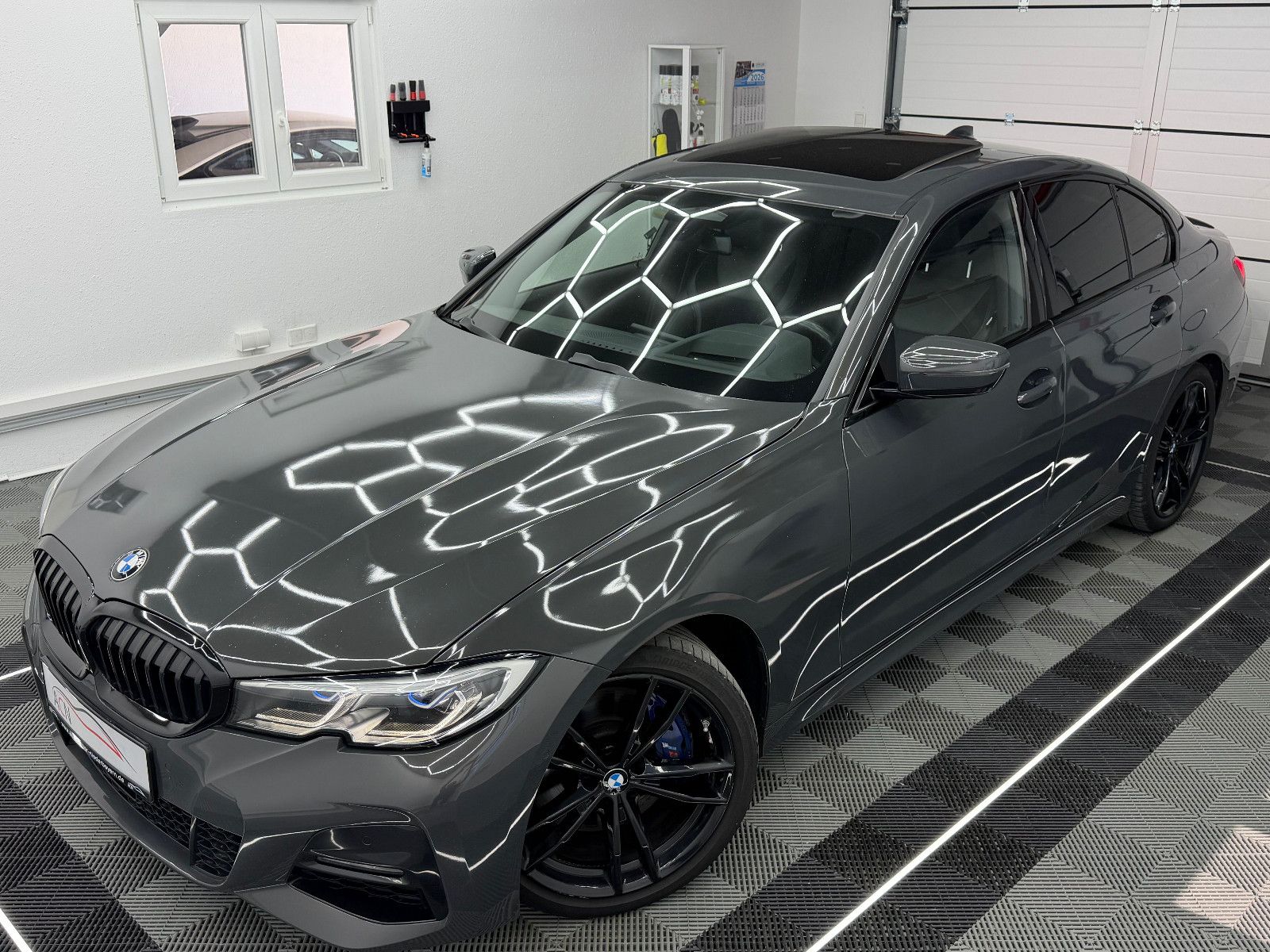 Fahrzeugabbildung BMW 330 d Lim. M SPORT/LASER/HuD/H&K/LIVE PRO/DE FZG