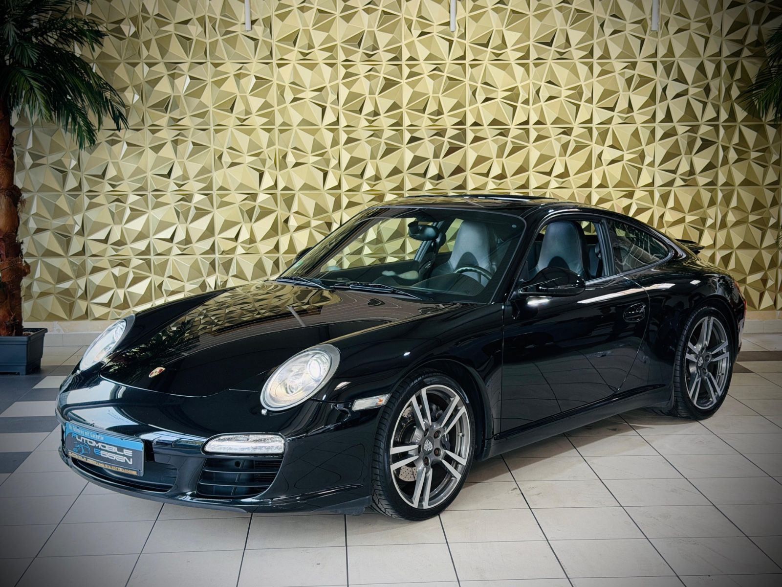 Porsche 911 Carrera Black Edition Coupe