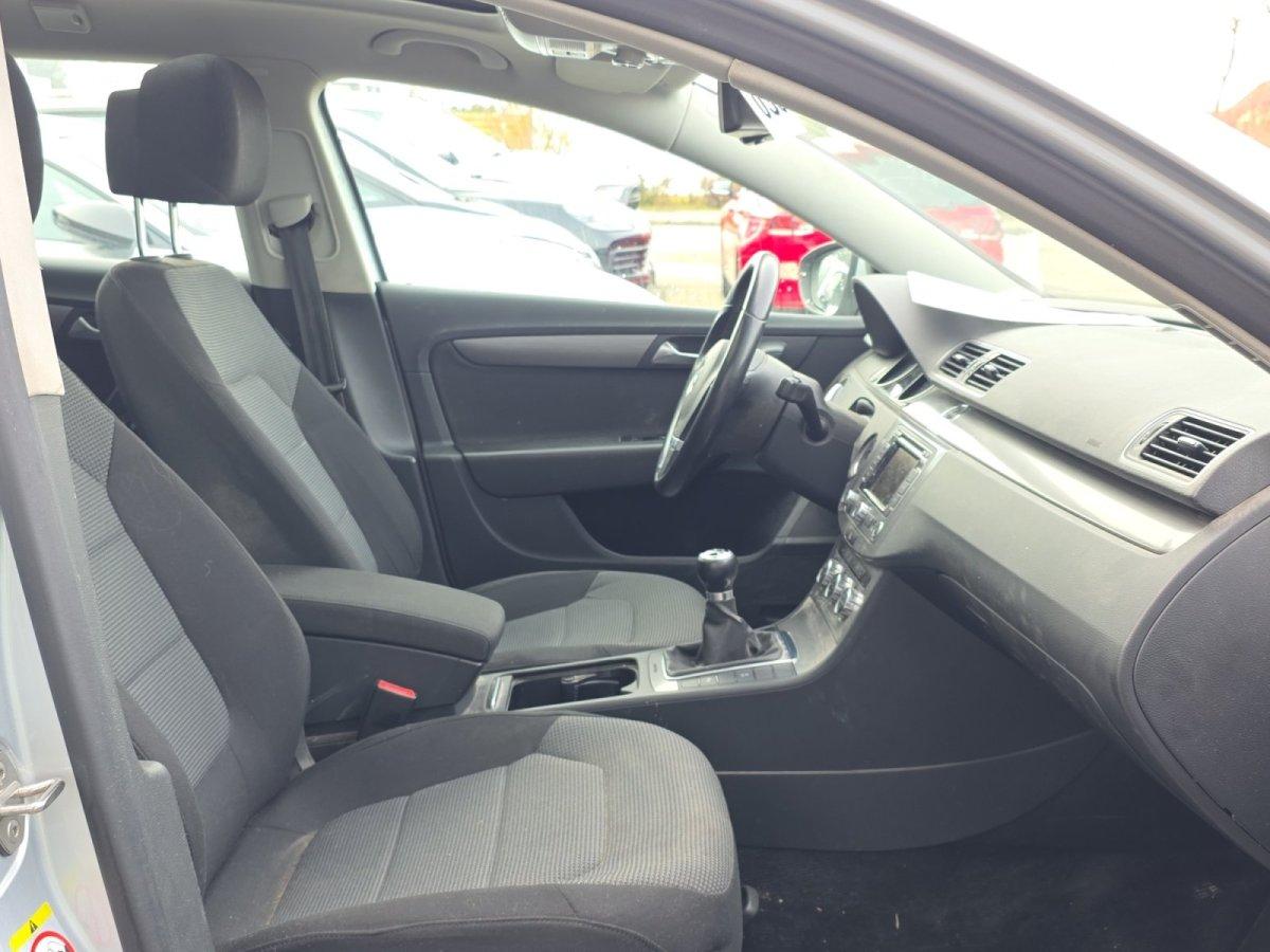 Volkswagen Passat 2012 — photo 10