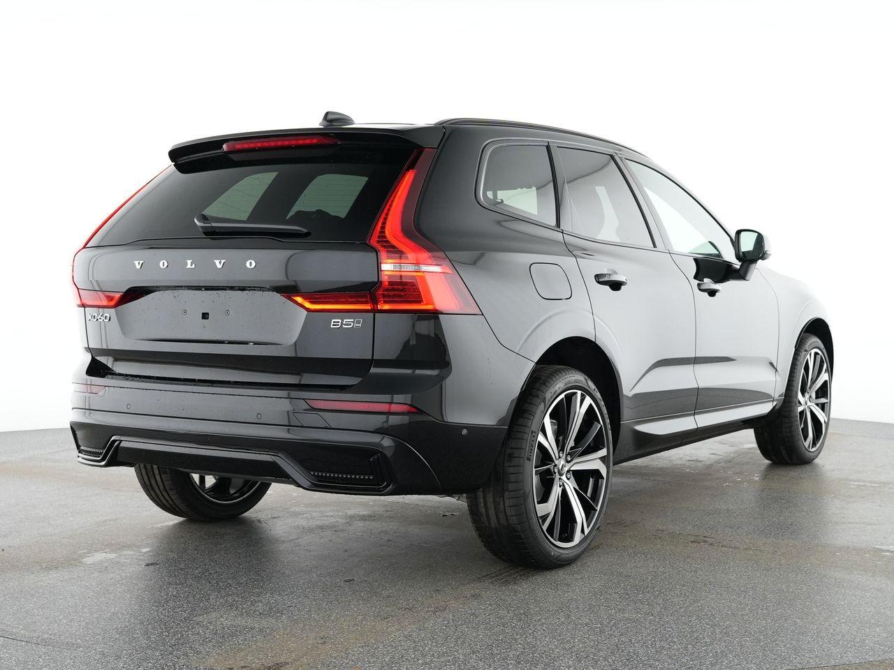 Volvo XC60 B5 AWD Mild-Hybrid Plus Dark AWD