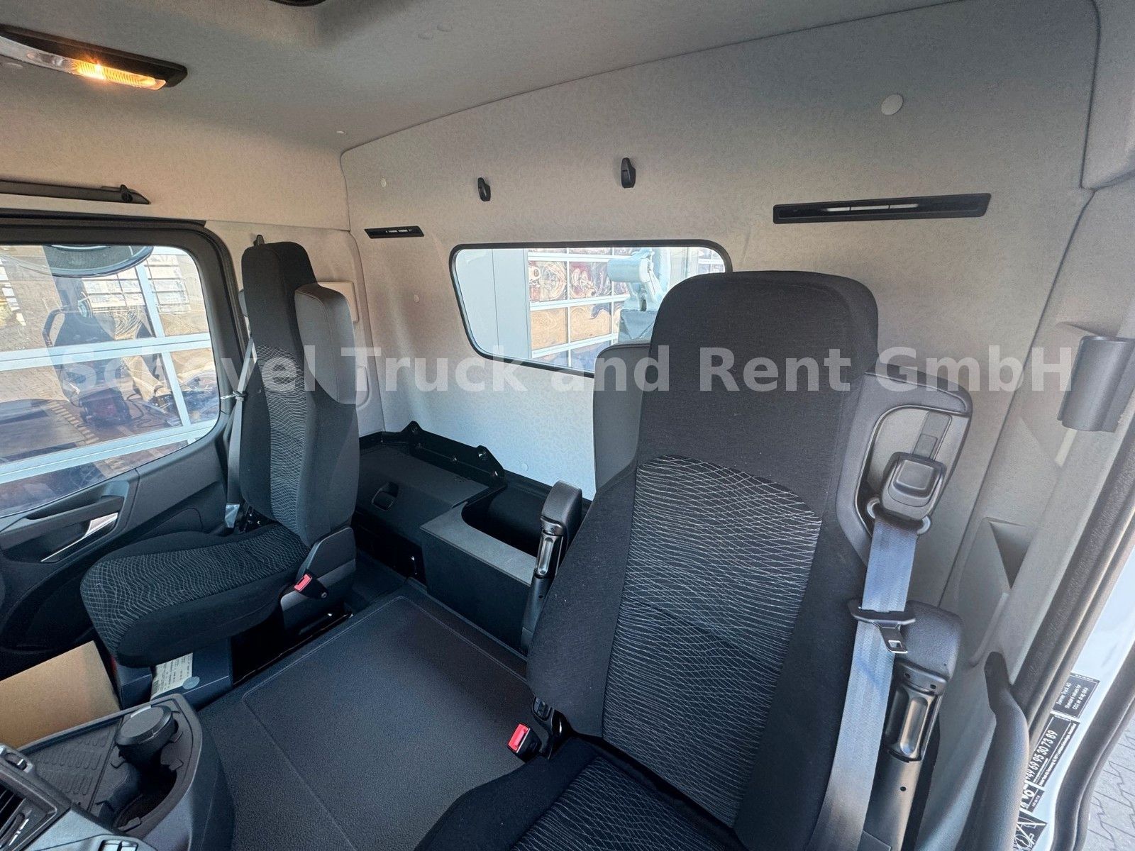 Fahrzeugabbildung Mercedes-Benz Arocs 3351 MEILLER RS 21.60 / Winterdienst 9t.VA
