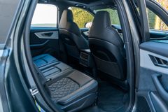 AUDI Q7 TDI / S LINE/ 22"/ ADVANCED/ PANO/ 7 SITZE AUDI Q7 TDI / S LINE/ 22"/ ADVANCED/ PANO/ 7 SITZE