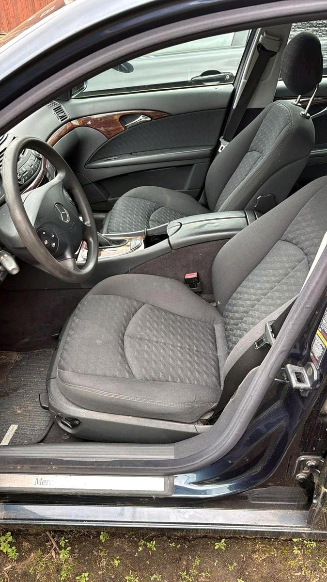 Mercedes-Benz E220 2004 — photo 5