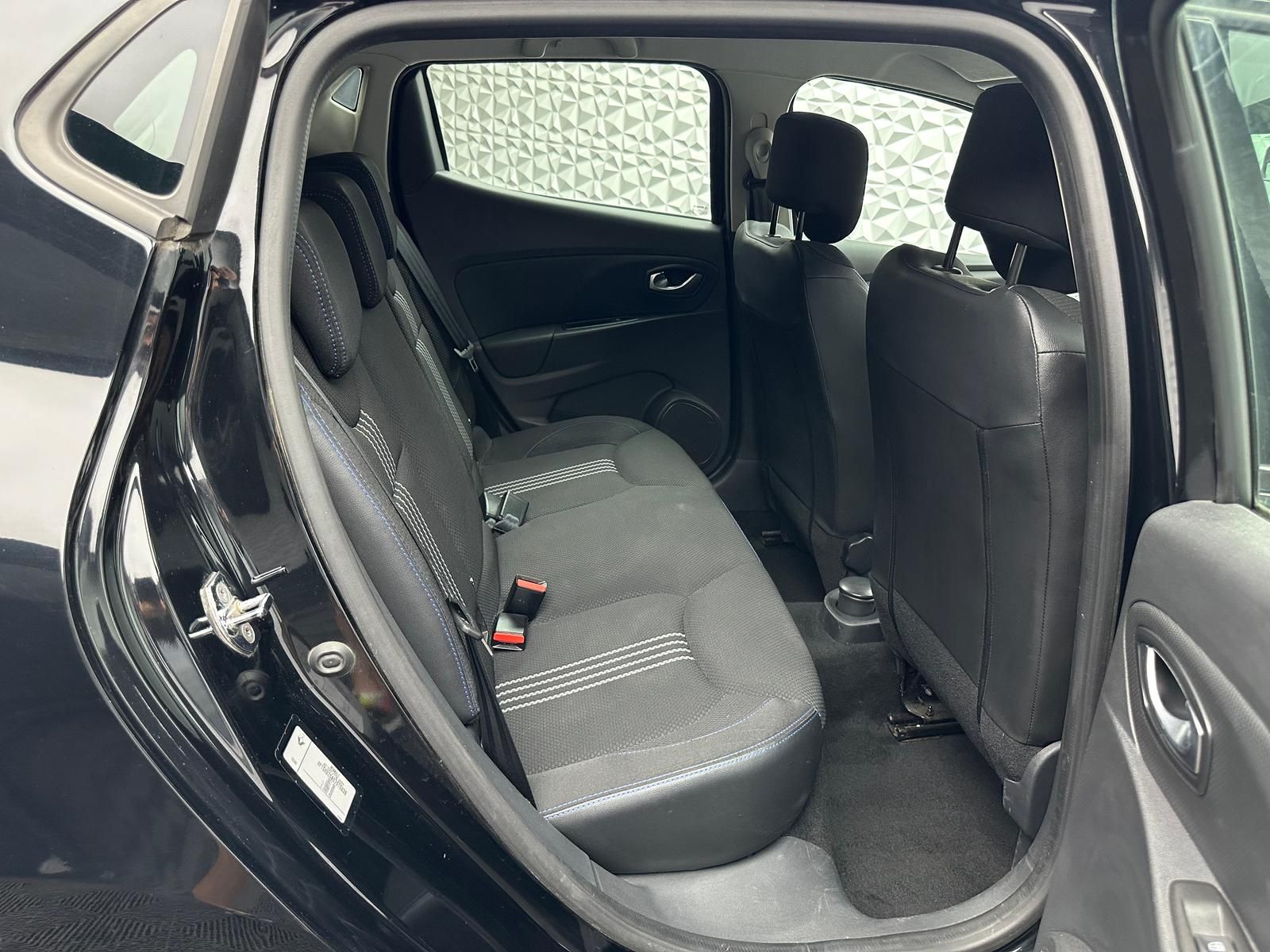 Fahrzeugabbildung Renault CLIO TCE 90 GT-LINE/BLACK-EDITION/R-CAM/NAVI/PDC