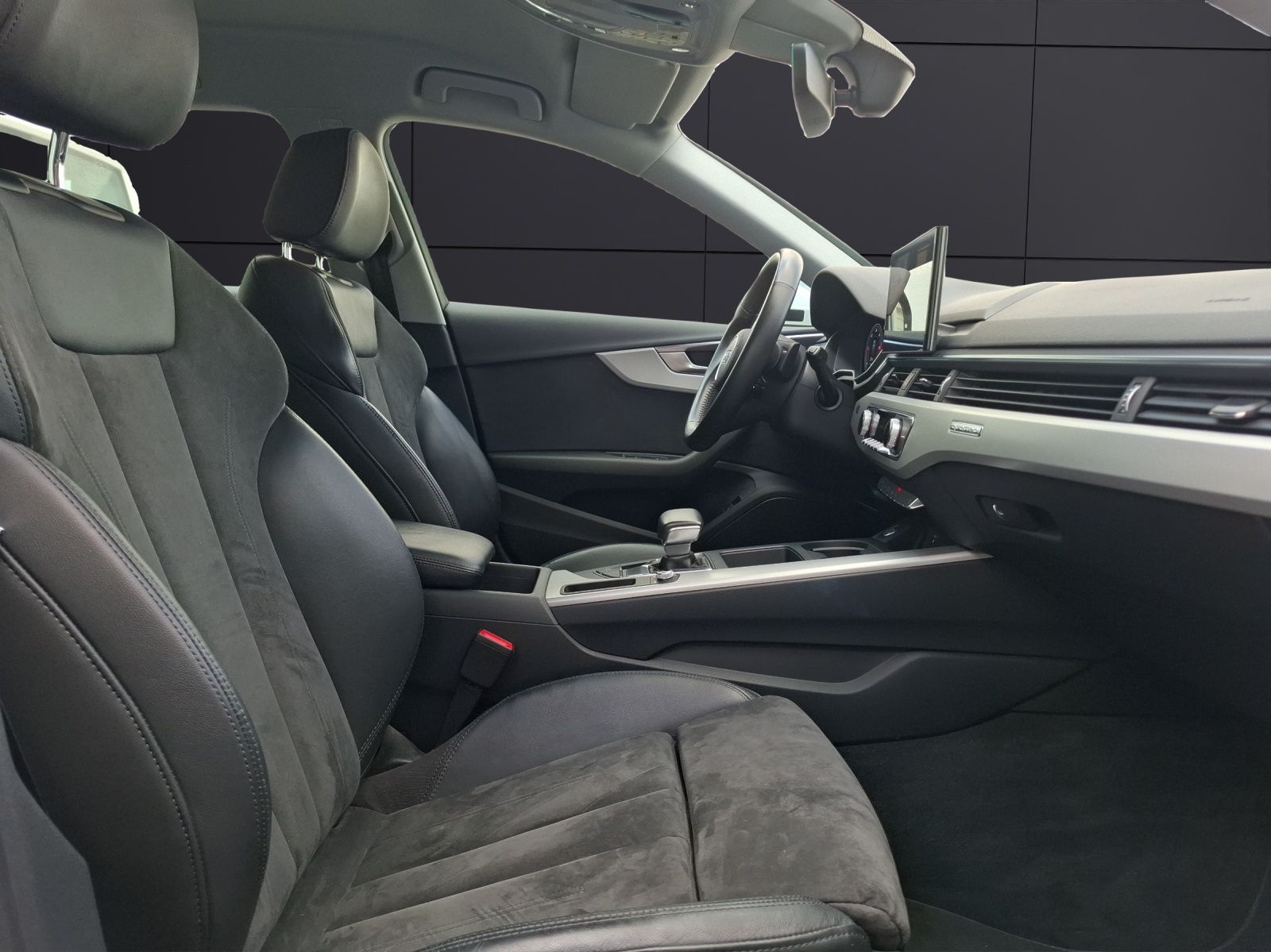 Fahrzeugabbildung Audi A4 Avant 40 TDI S-tronic quattro LED AHK Navi AV