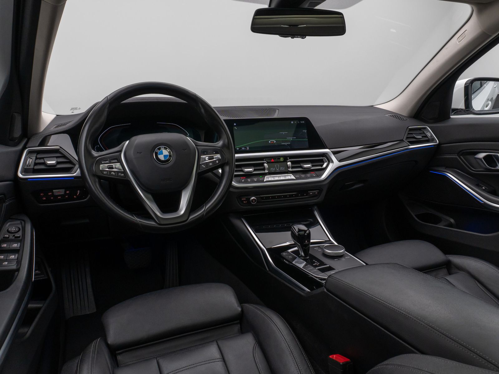 Fahrzeugabbildung BMW 320d  Luxury Line Panorama Kamera DAB AHK Alarm