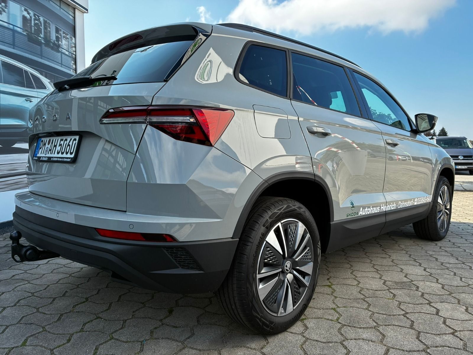 Fahrzeugabbildung SKODA Karoq 1.5 TSI DSG*AHK*RFK*ACC*eHeck