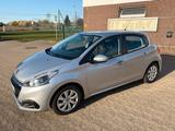 Peugeot 208 1,2 Pure Tech82 Active - Peugeot e-208 von privat