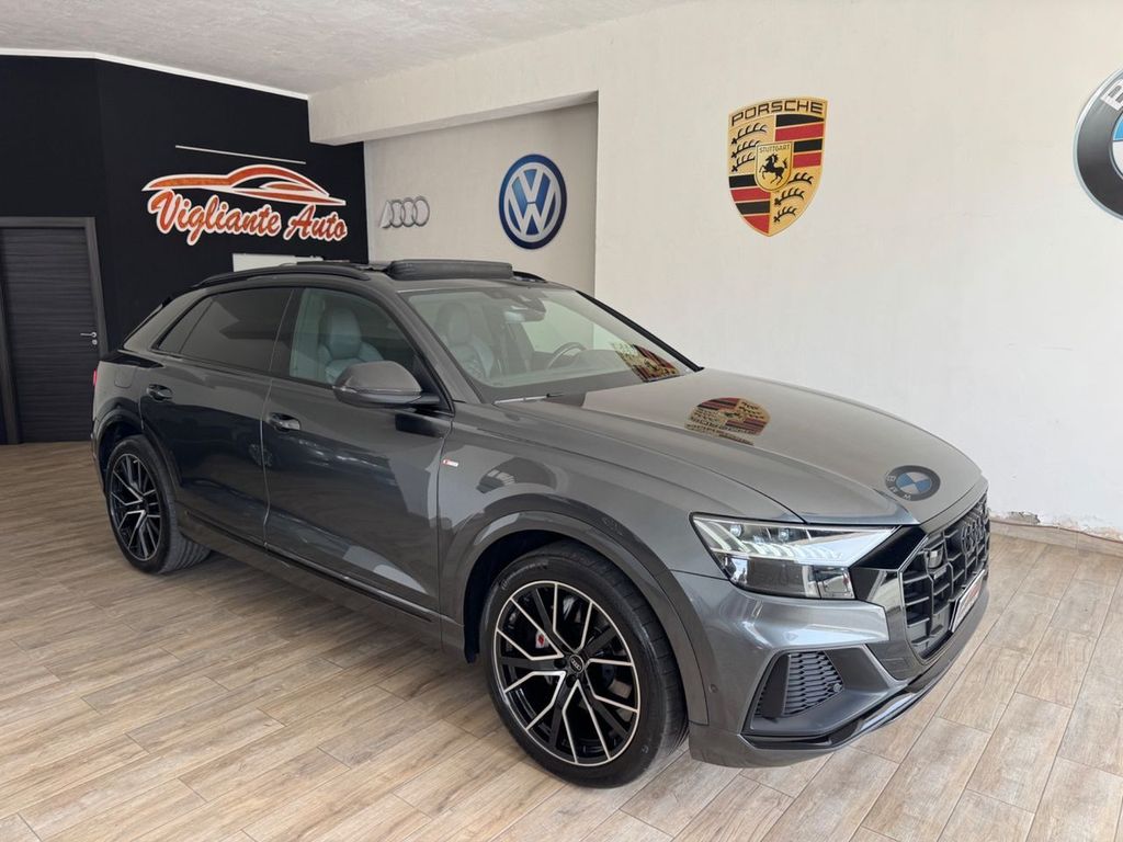 Image of Audi Q8