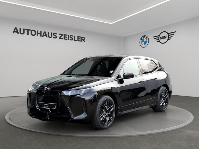 BMW iX xDrive45 M Sport Pro 22"LM AHK Glasdach Sitzl (Fahrzeug B00433CX48723)