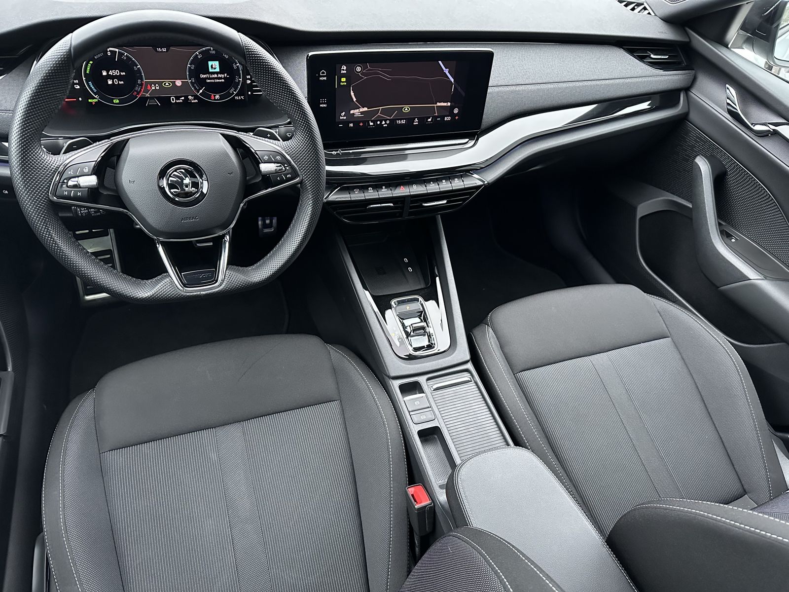 Fahrzeugabbildung SKODA Octavia Combi iV DSG Sportline NAV+LED+PANO+VC