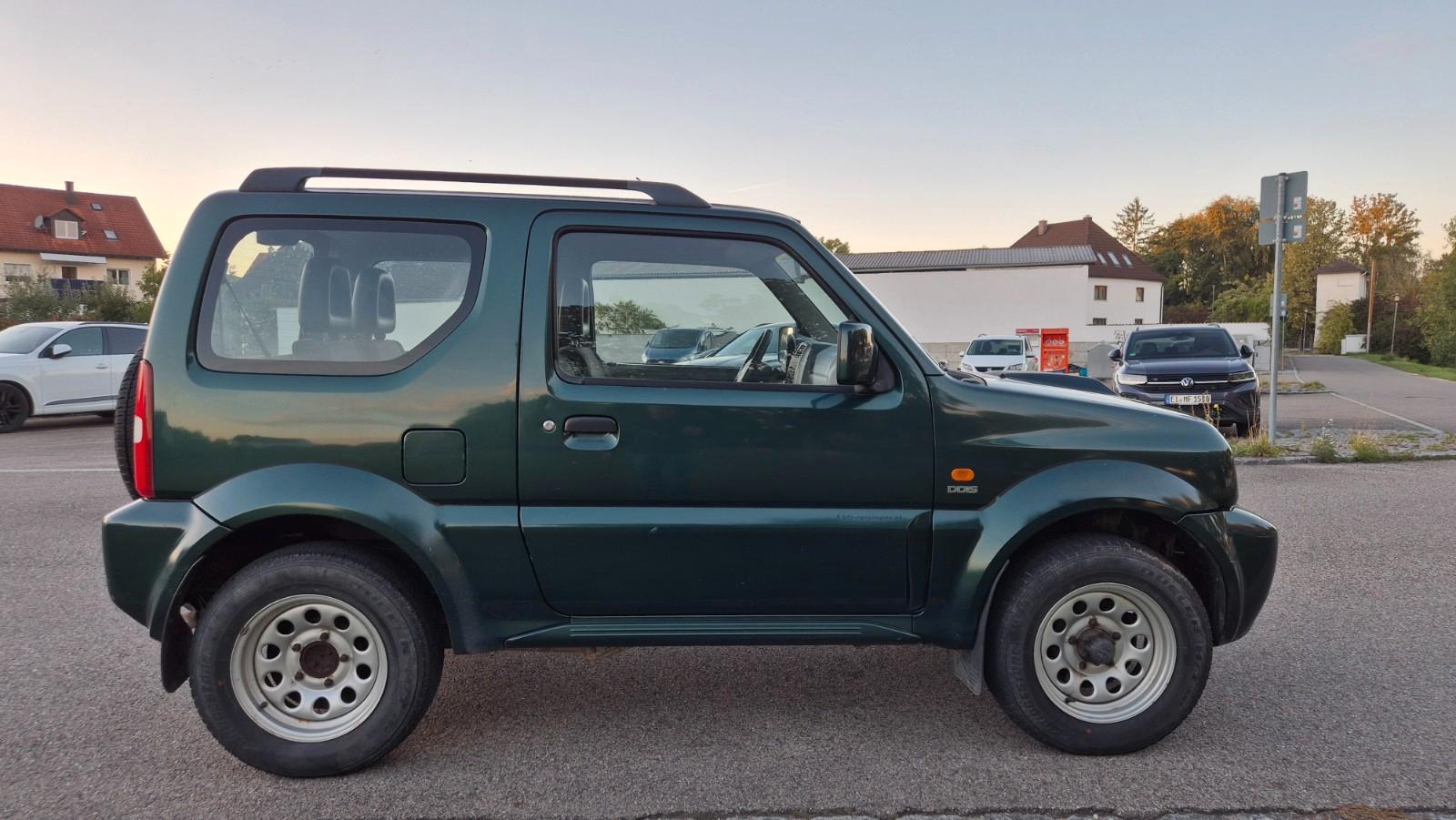 Suzuki Jimny 1.5 DDiS Comfort | 86 ch | BVM | Attelage | Vitres électriques | Rétroviseurs électriques