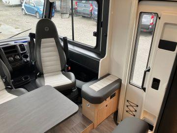 Sunlight Adventure I 67S TV Paket 8G Autom. Combi 6E