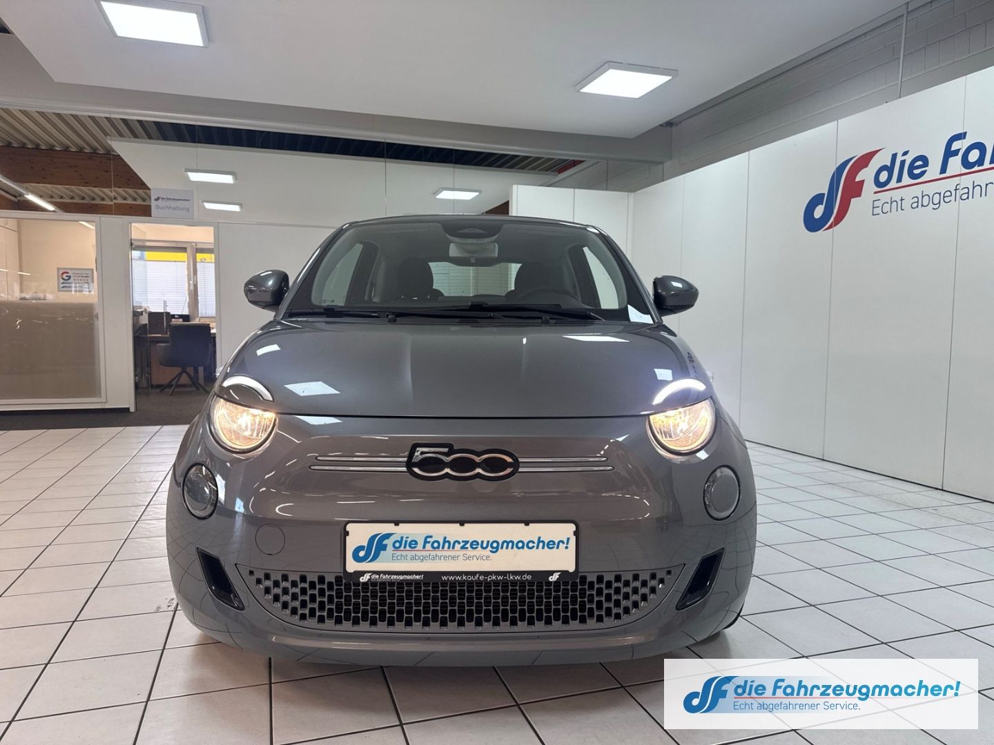 Fahrzeugabbildung Fiat 500 e Icon Navi Digitales Cockpit Memory Sitze A
