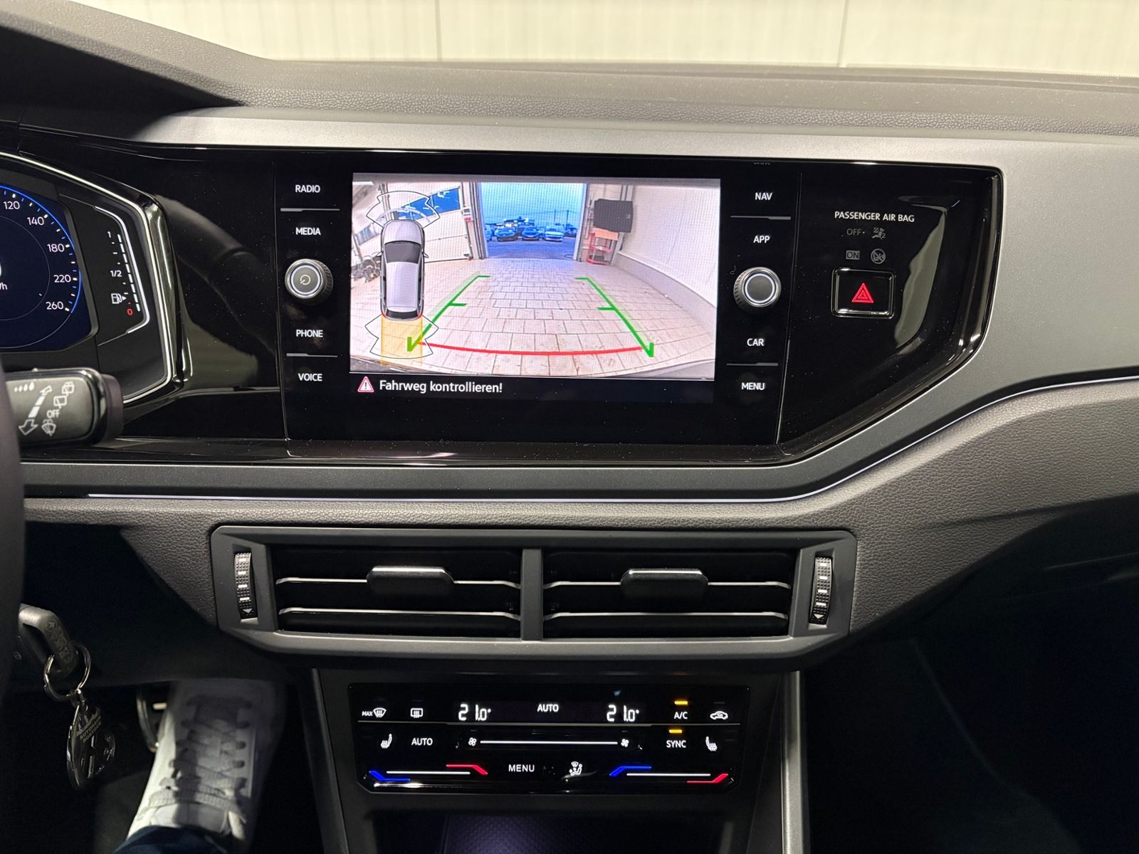 Polo R-Line 1.0 TSI DSG LED NAVI ACC SHZ