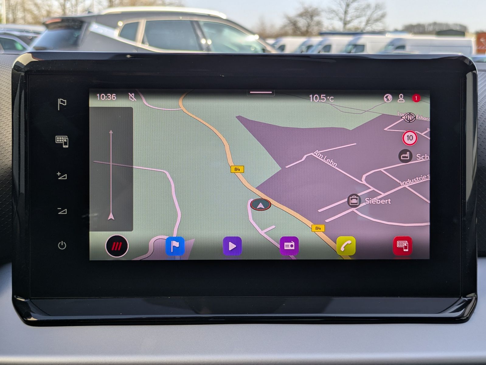 Fahrzeugabbildung SEAT Arona 1.0 TSI FR DSG AHK*ACC*LED*APP*DAB*KAMERA