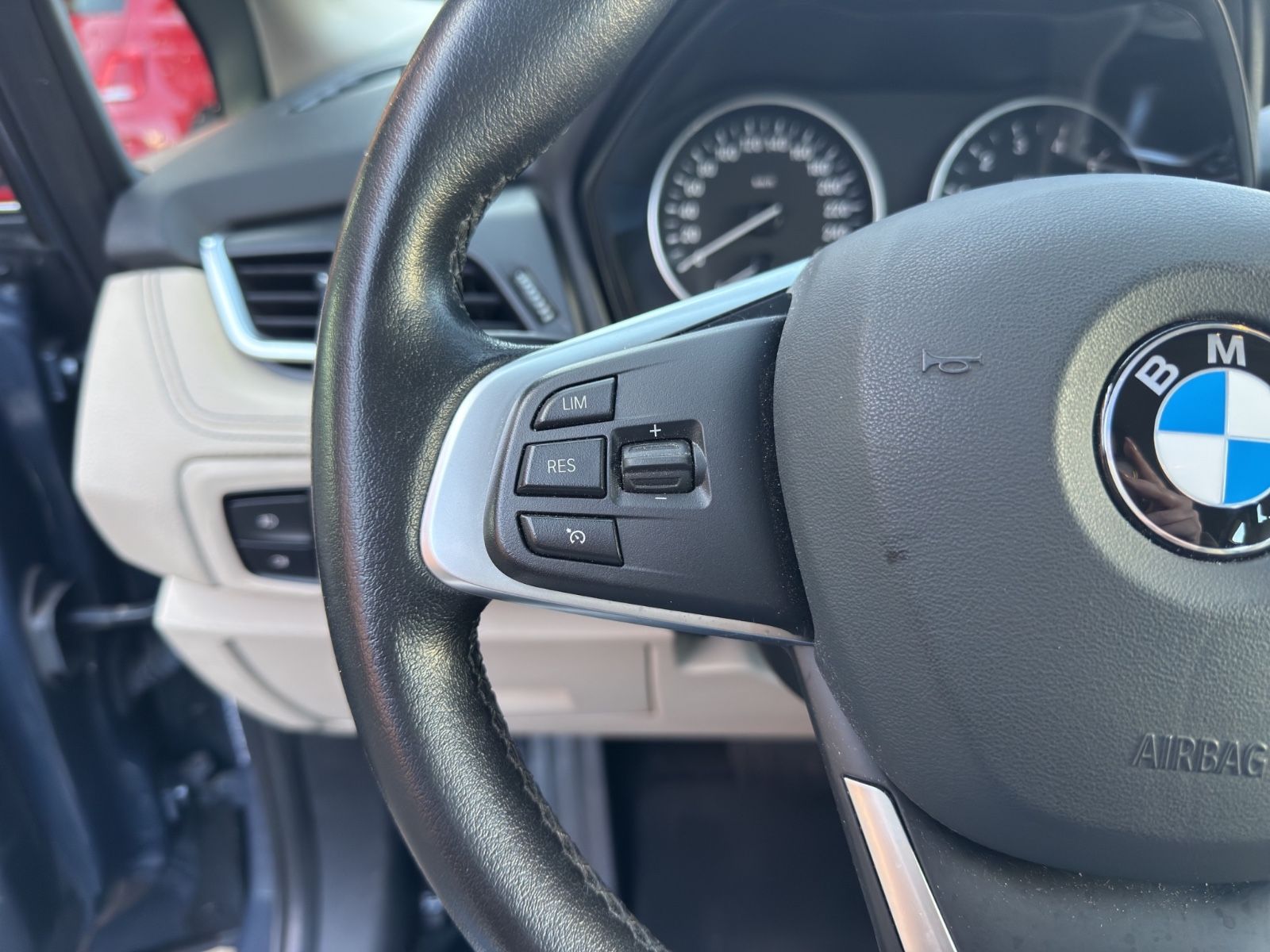 Fahrzeugabbildung BMW 225 Active Tourer*Luxury-Line*Navi*Kamera*