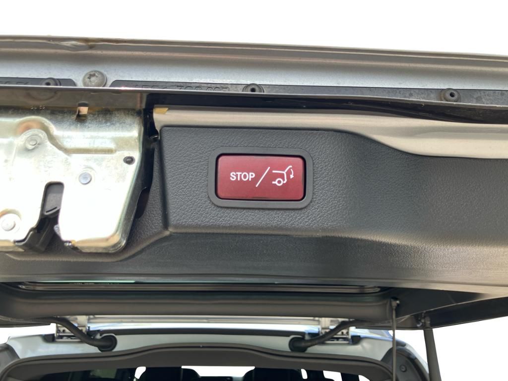 Fahrzeugabbildung Mercedes-Benz V 300 d EXCLUSIVE Lang AMG Line+Night Paket