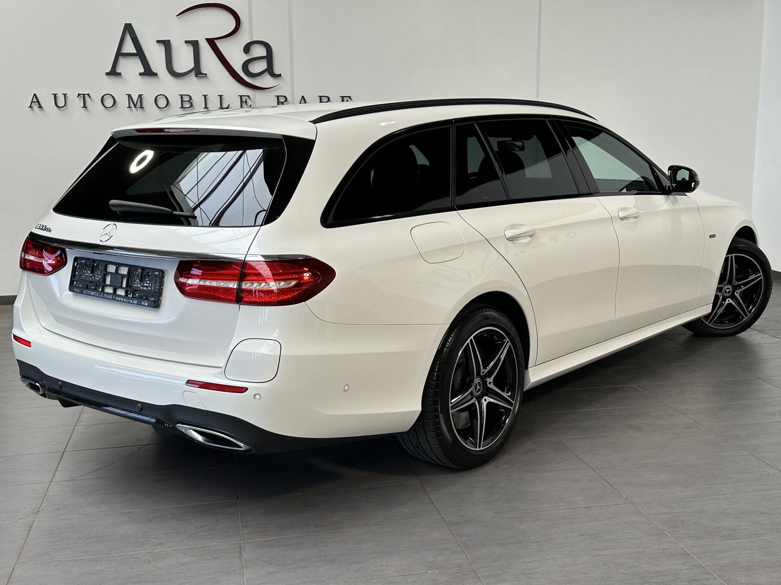 Fahrzeugabbildung Mercedes-Benz E 300de T AMG-Line NAV+LED+AHK+KAMERA+WIDESCREEN