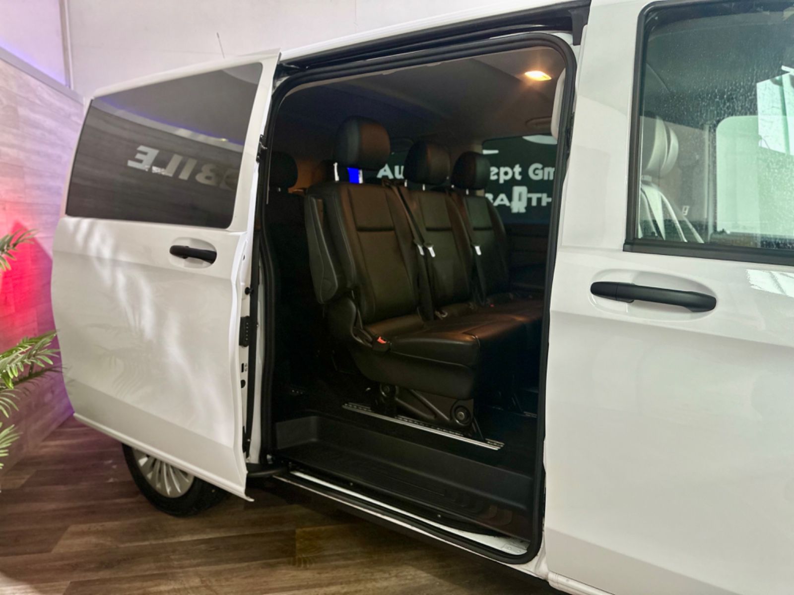 Fahrzeugabbildung Mercedes-Benz Vito Tourer 114 CDI Pro lang*Navi*9S*LED*