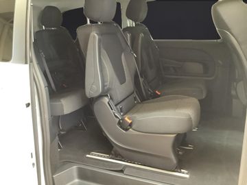 Mercedes V 220 - 12