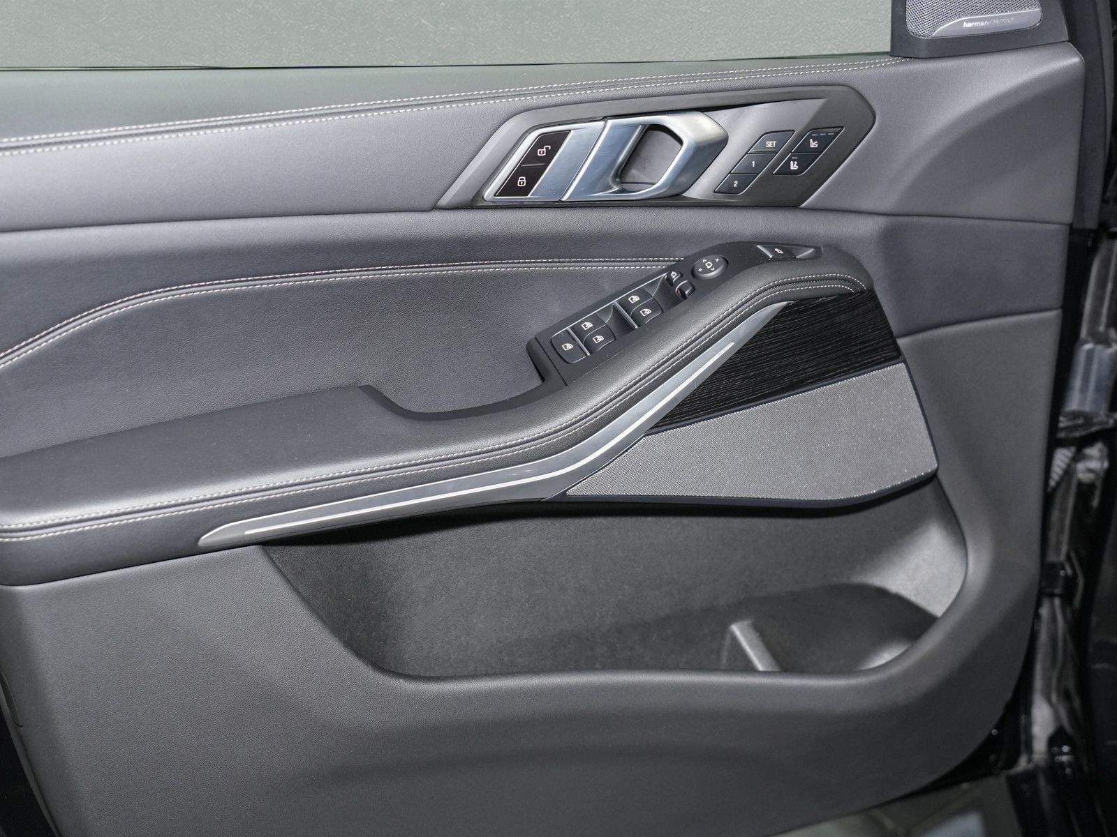 Fahrzeugabbildung BMW X5 M60i - M-SportPro|Sitzklima+Massage|IAL|21"