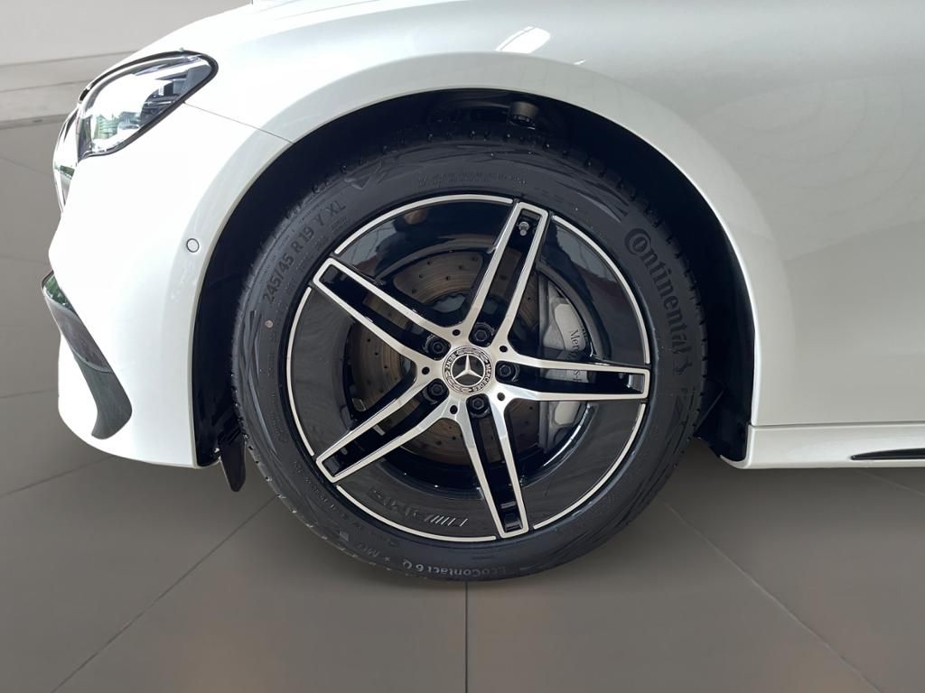 Mercedes-Benz E 300 T de 4matic AMG AMG+MBUX+Burm+Night+AHK foto 7