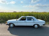 Mercedes-Benz Mercedes W123 240D TÜV Neu/ Restauriert/ 1977 - Mercedes-Benz 240: W123 240d