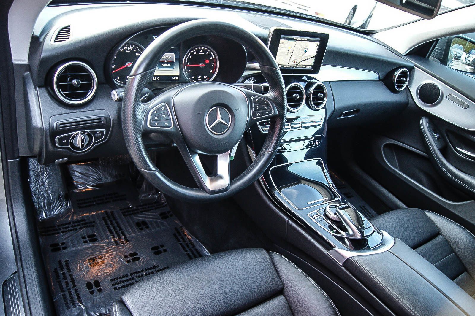 Fahrzeugabbildung Mercedes-Benz C 200 Coupe' Aut NAVIGATION PARKASSISTENT LEDER