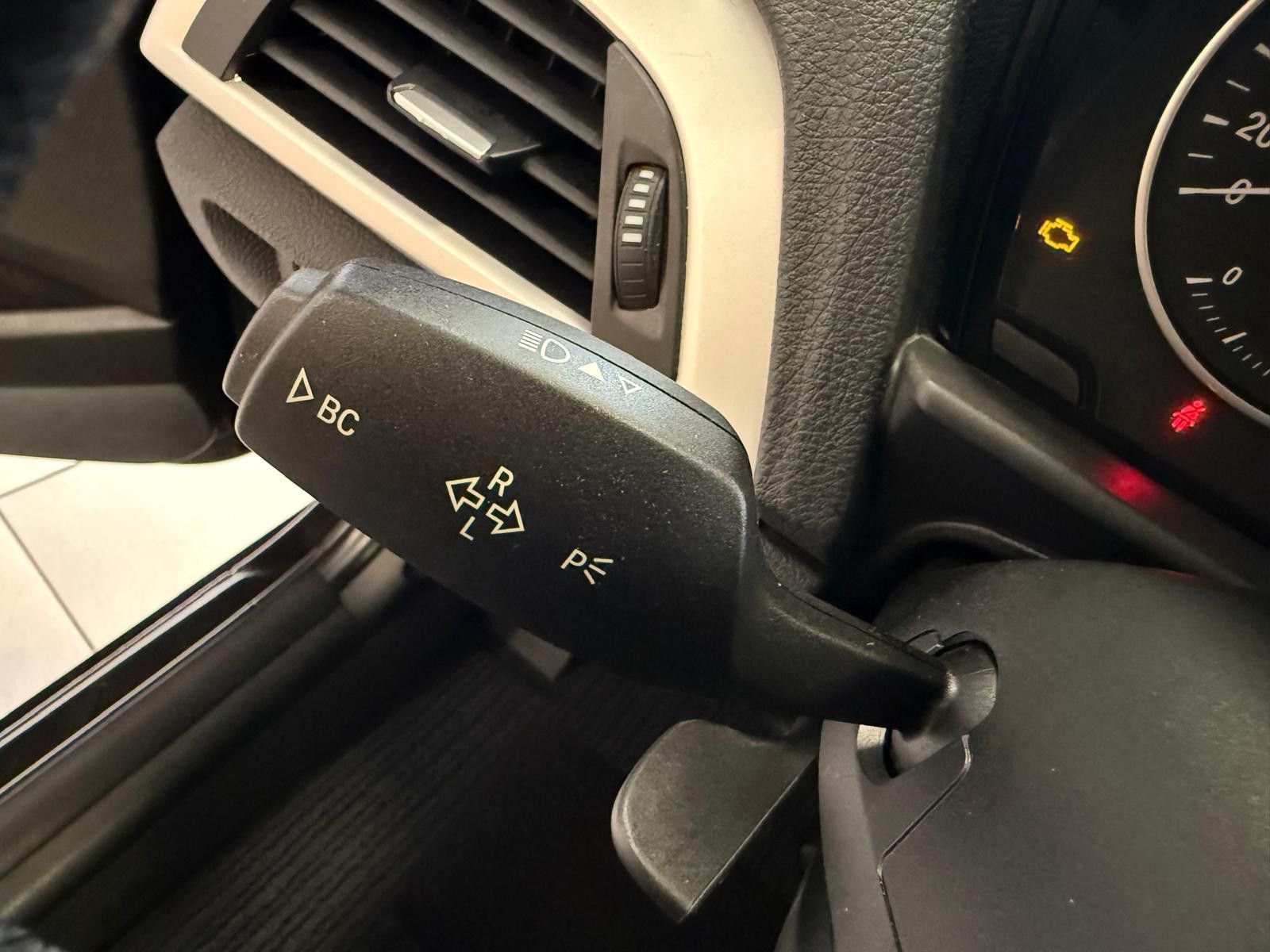 Fahrzeugabbildung BMW 116 i Limousine 3-trg. / SCHECKHEFT/ NUR 86.TKM