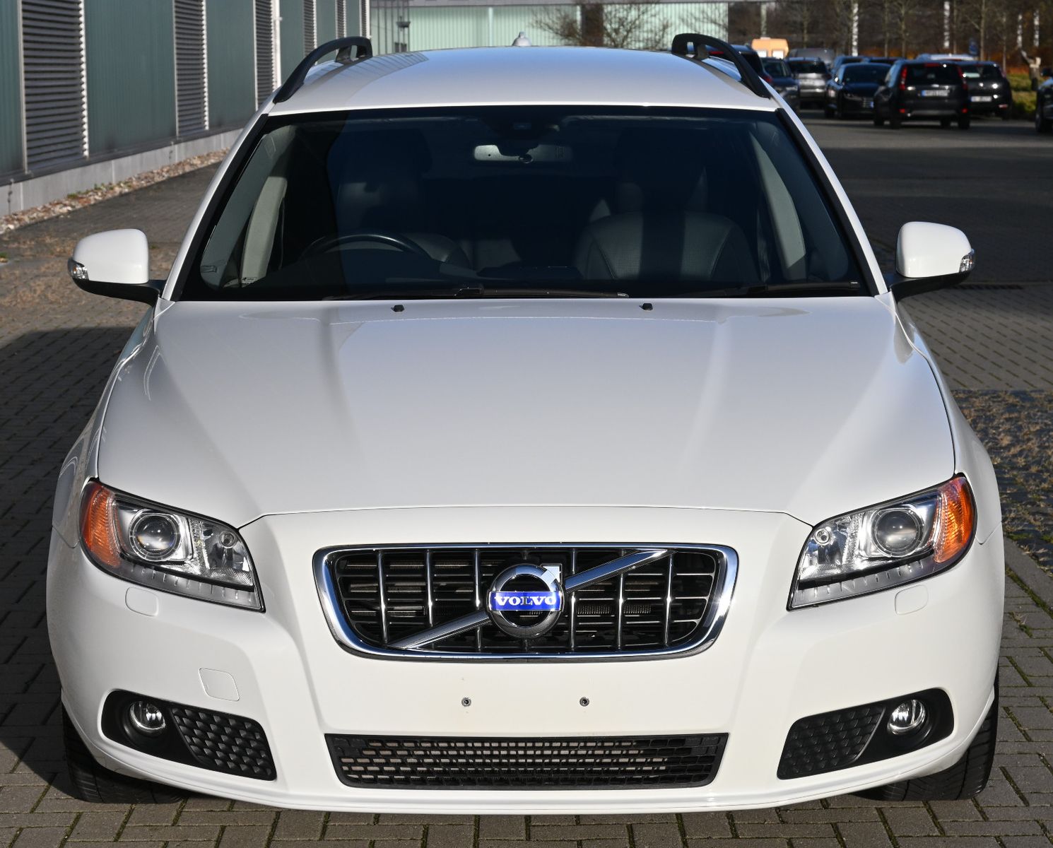 Volvo V70 T5 Summum *RHD* – Bild 3