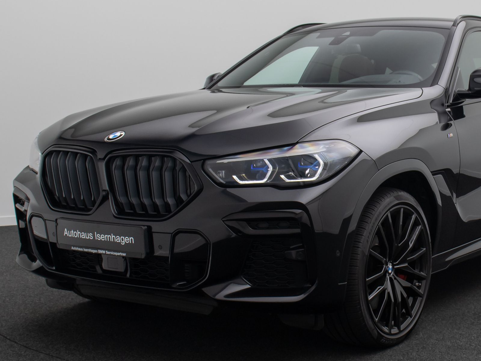 Fahrzeugabbildung BMW X6 M50i 360&deg;Laser DAB H/K Panoram Individual 22"