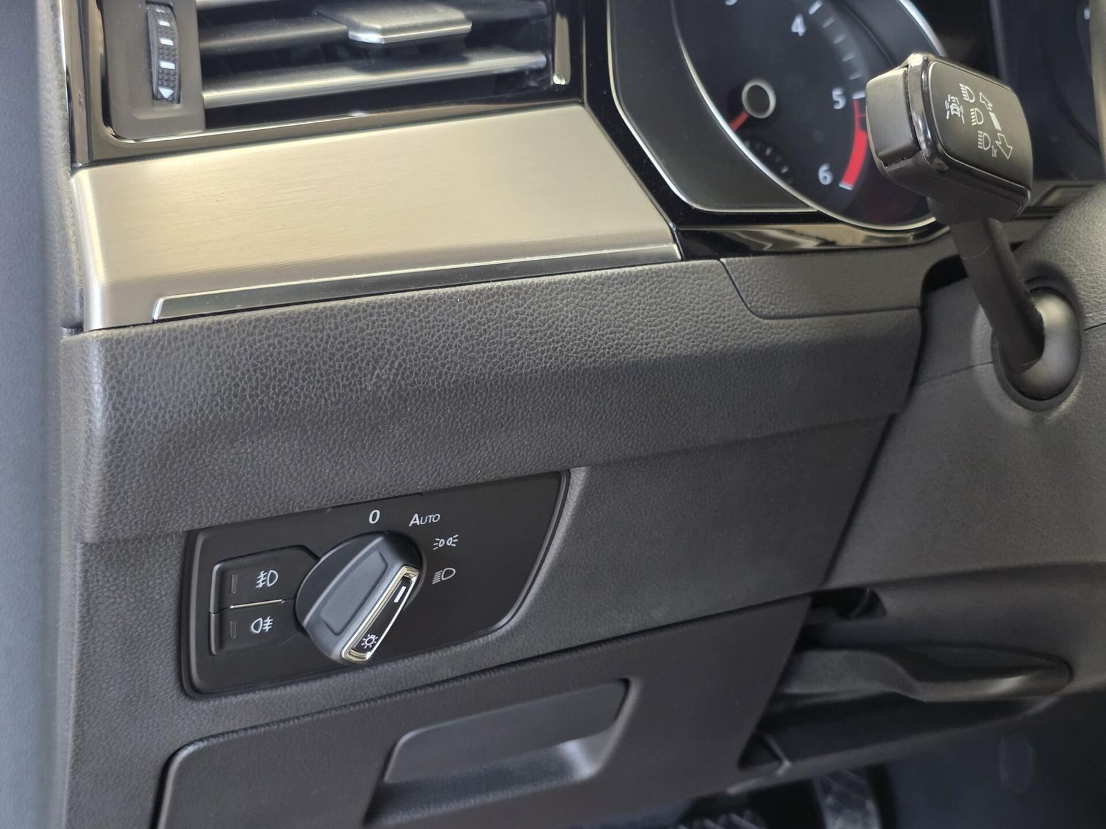 Fahrzeugabbildung Volkswagen Passat Variant 4M R-Line/Keyles/DAB/Carplay/Ahk