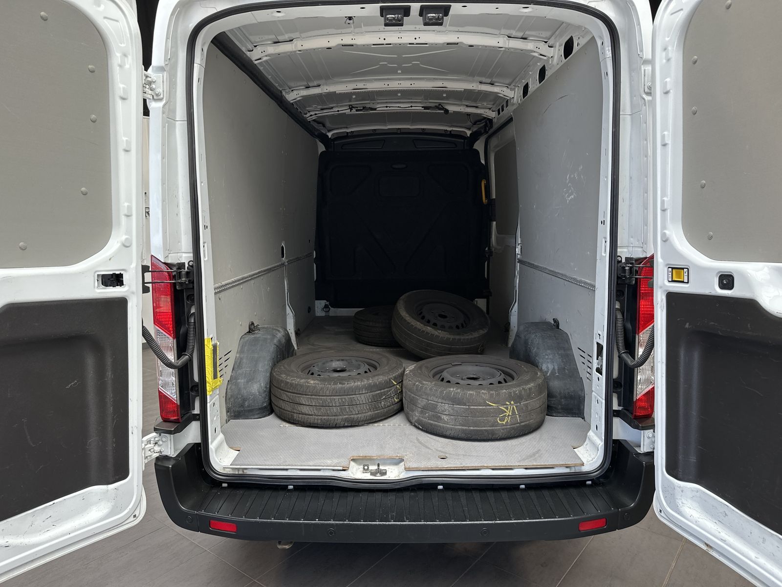 Fahrzeugabbildung Ford Transit 310 L3H2 KLIMA+PDC+DAB+TEMPOMAT