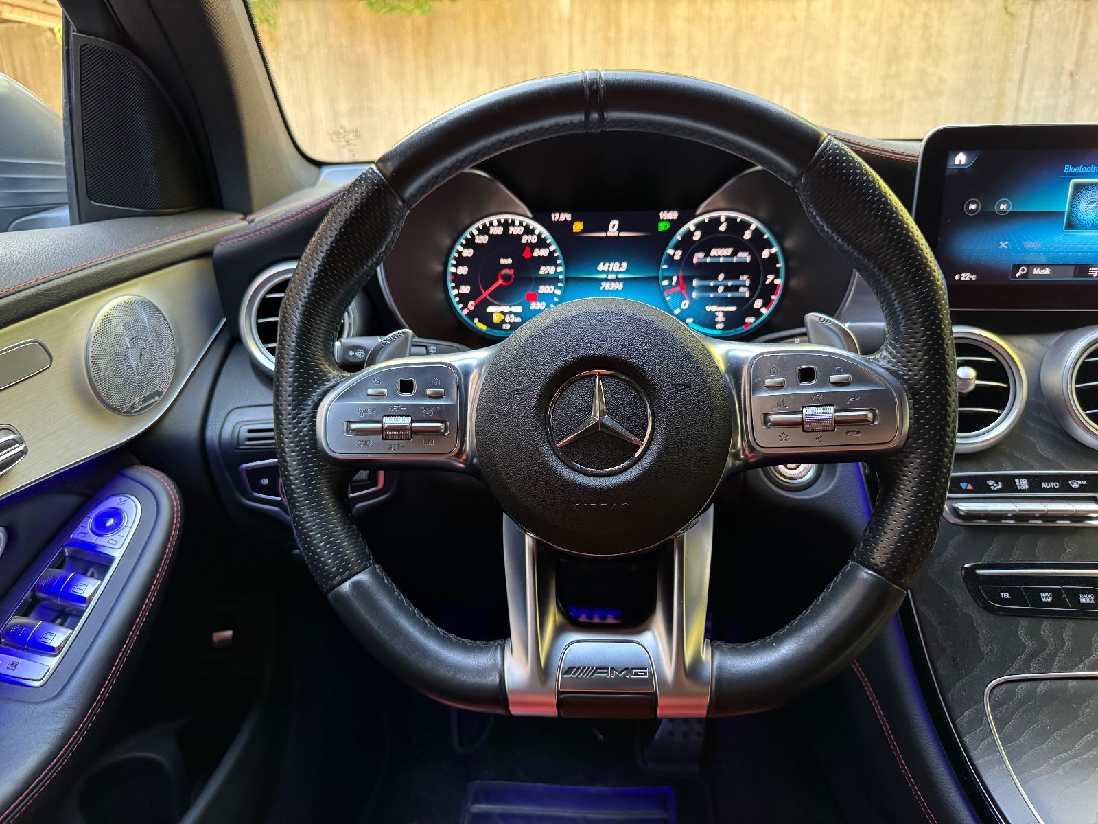 Fahrzeugabbildung Mercedes-Benz GLC 63 AMG 4Matic*BURMESTER*HEADUP*MEMO*LED*TEMP