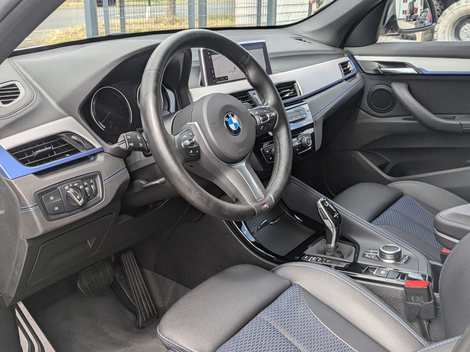 Fahrzeugabbildung BMW X1 20 i M-Sport sDrive ACC/AHK/LED/KAMERA