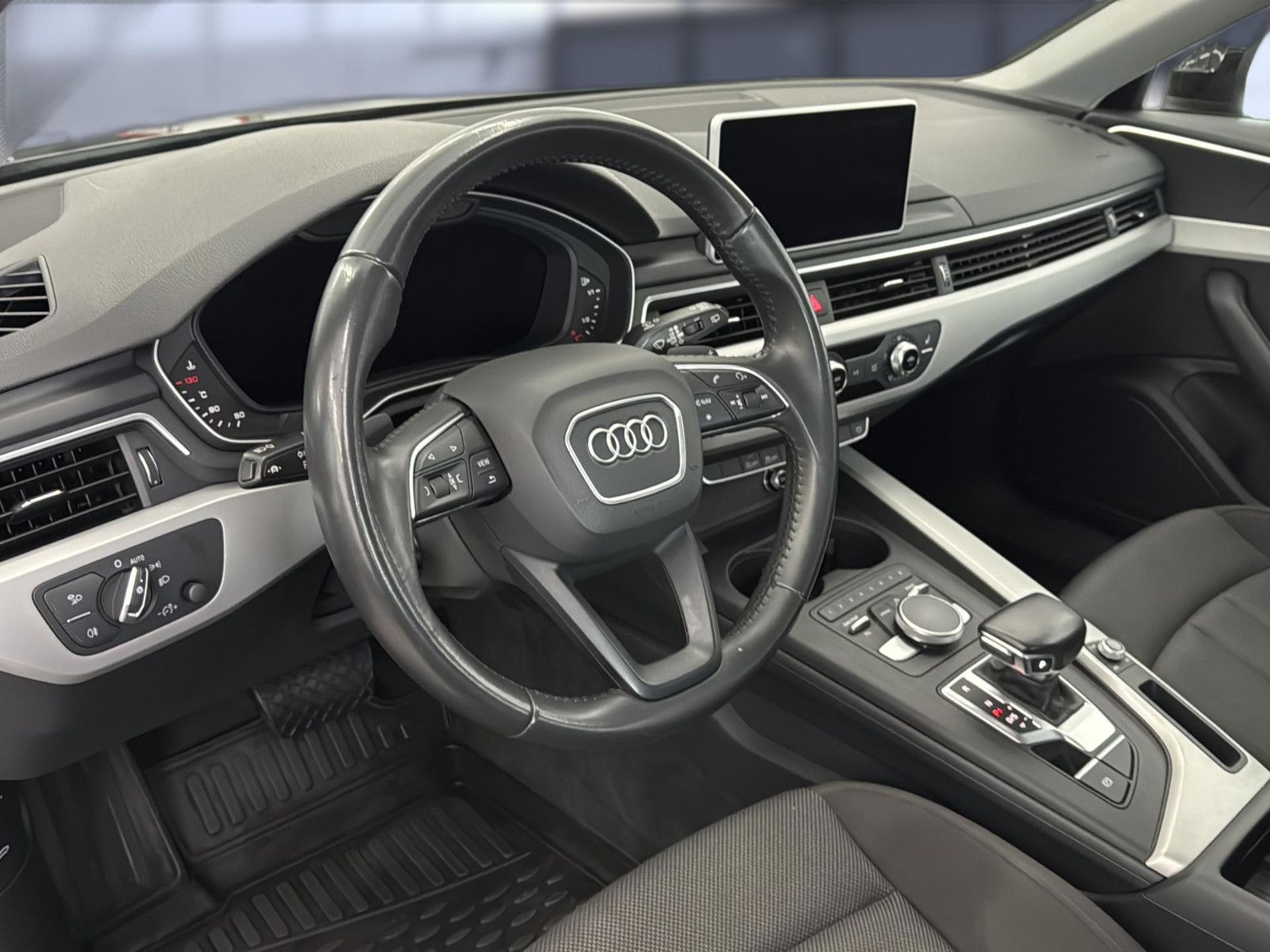 Fahrzeugabbildung Audi A4 Avant 35 TDI / AHK /