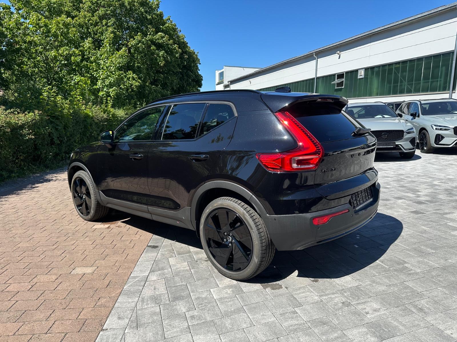 Volvo XC40 B3 BLACK EDT PLUS+360°CAM+LED+HK SOUND+20"