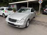 Mercedes-Benz Mercedes Benz E 240 Automatik 1 Hand gepfl... - Mercedes-Benz E 240 in Essen