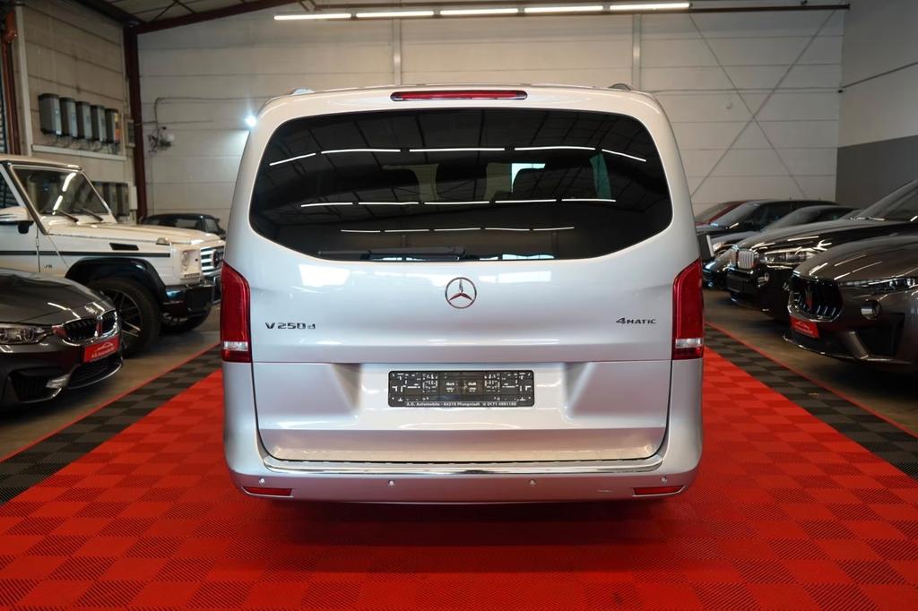 Mercedes-Benz V 250