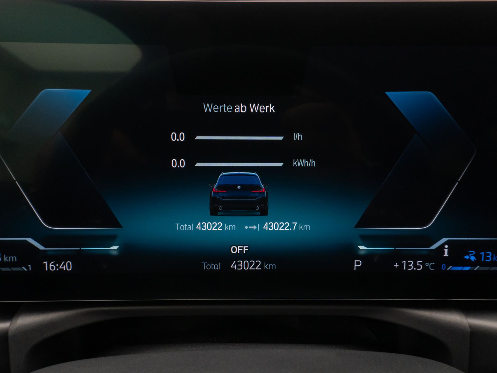 Fahrzeugabbildung BMW 320e Kamera HUD DAB H/K AHK Stop&Go Sport LED