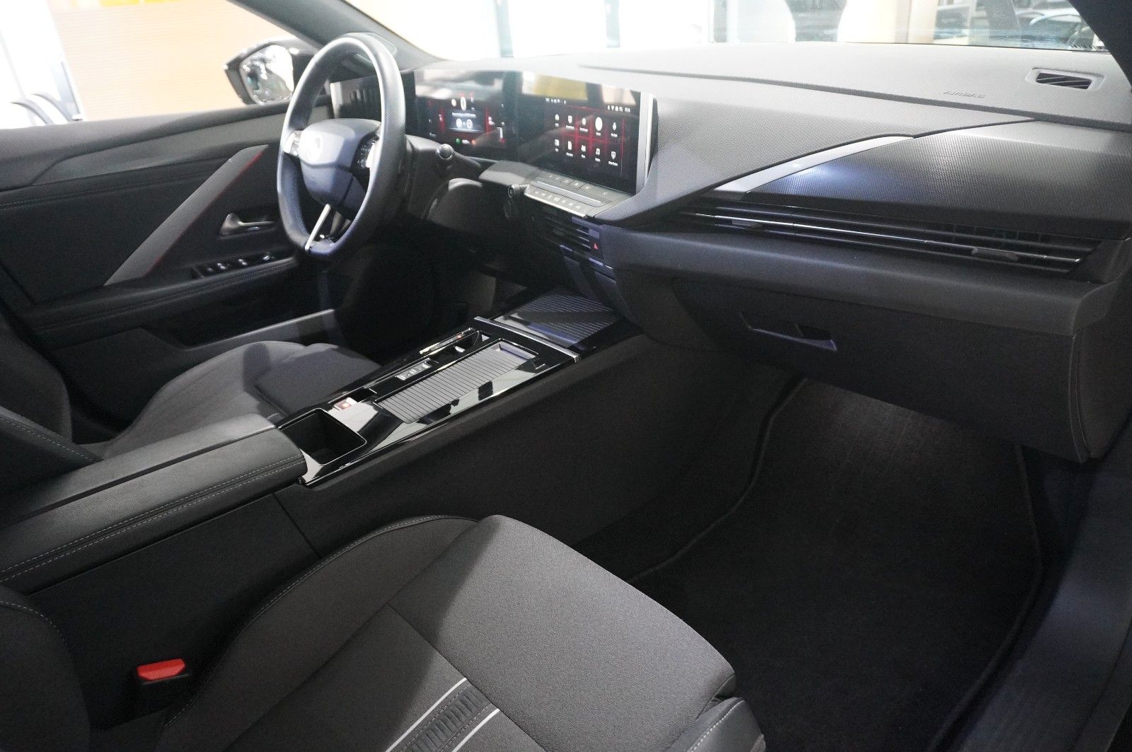 Fahrzeugabbildung Opel Astra ST 1.2T GS LINE NAVI/LED/360°/SH/SPORT/DAB
