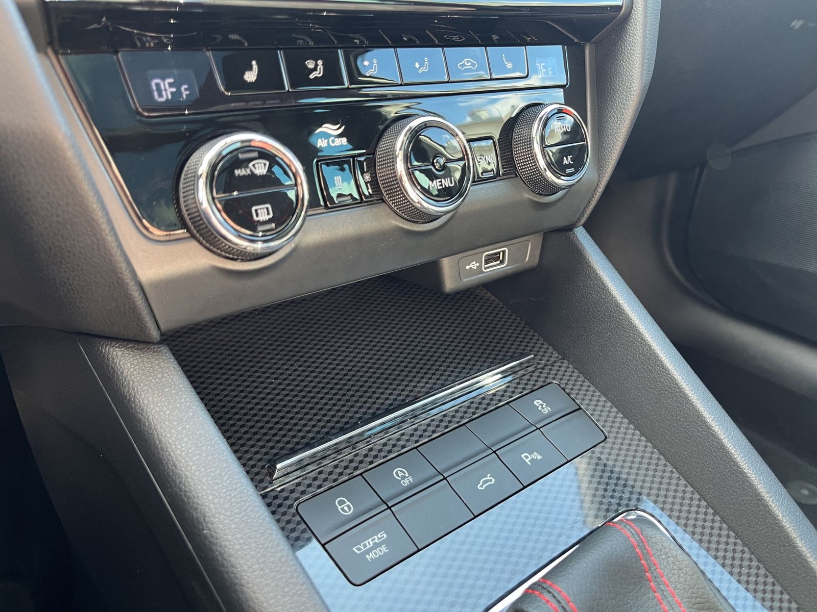 Fahrzeugabbildung SKODA Octavia 2.0 TSI*RS*DSG*SHZ*ACC*ViCo*Standheizung