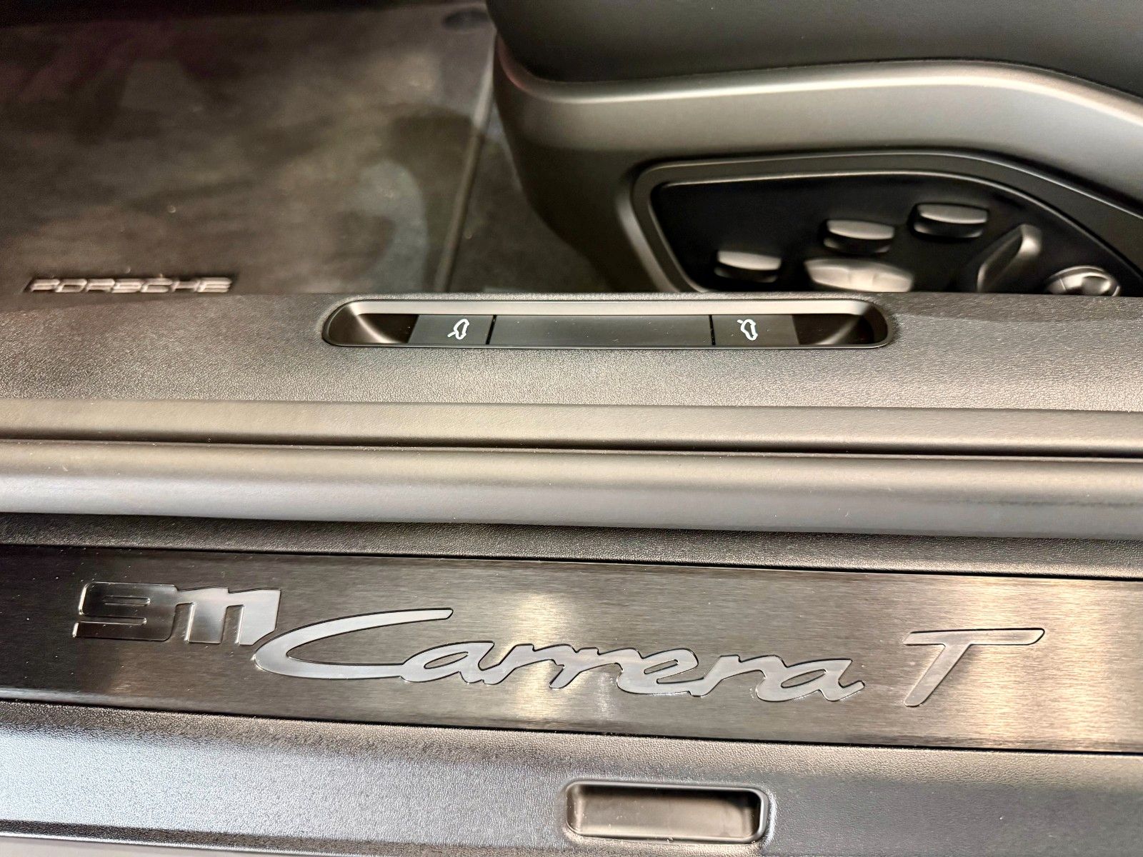 Fahrzeugabbildung Porsche 911 992 Carrera T SportDesign/Glasdach/Keyless