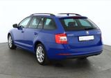 Skoda Octavia Combi 1.6 TDI DSG Style Navi ACC Kamera - : Combi