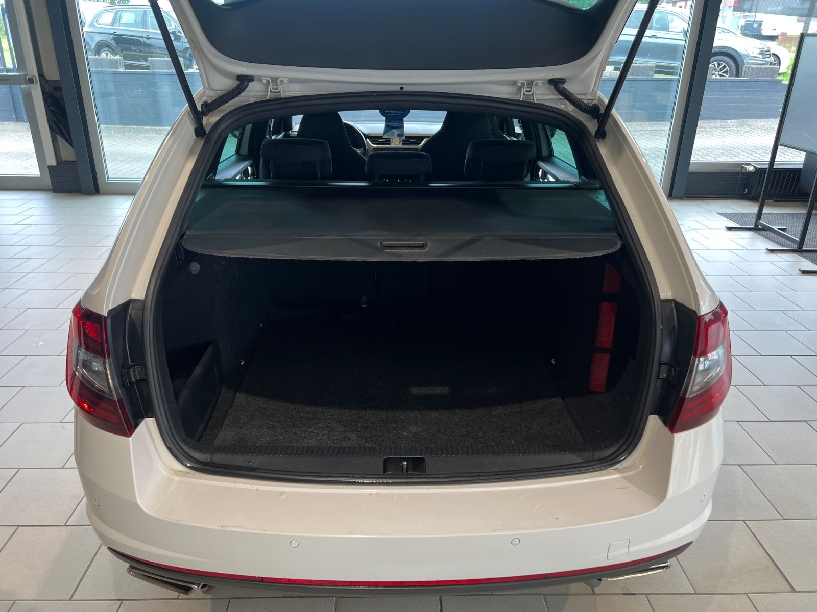 Skoda Octavia Combi RS foto 18